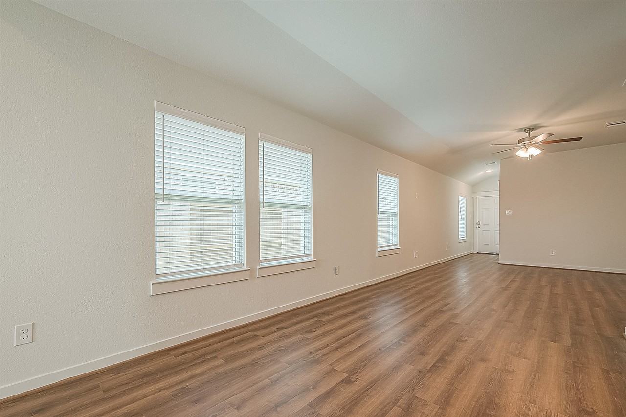7538 Coral Terrace Dr - Photo 6 of 43