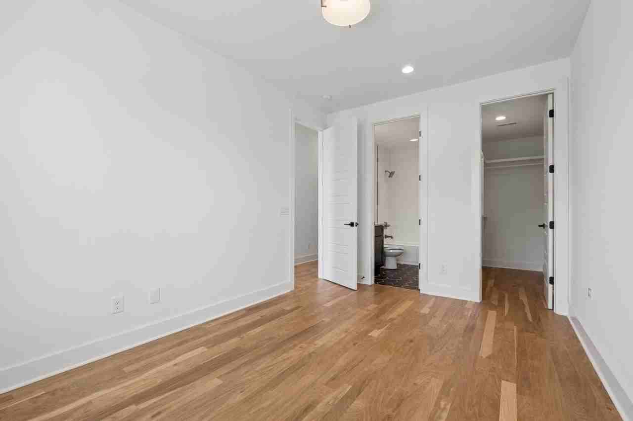 2225 Herman St - Photo 4 of 35