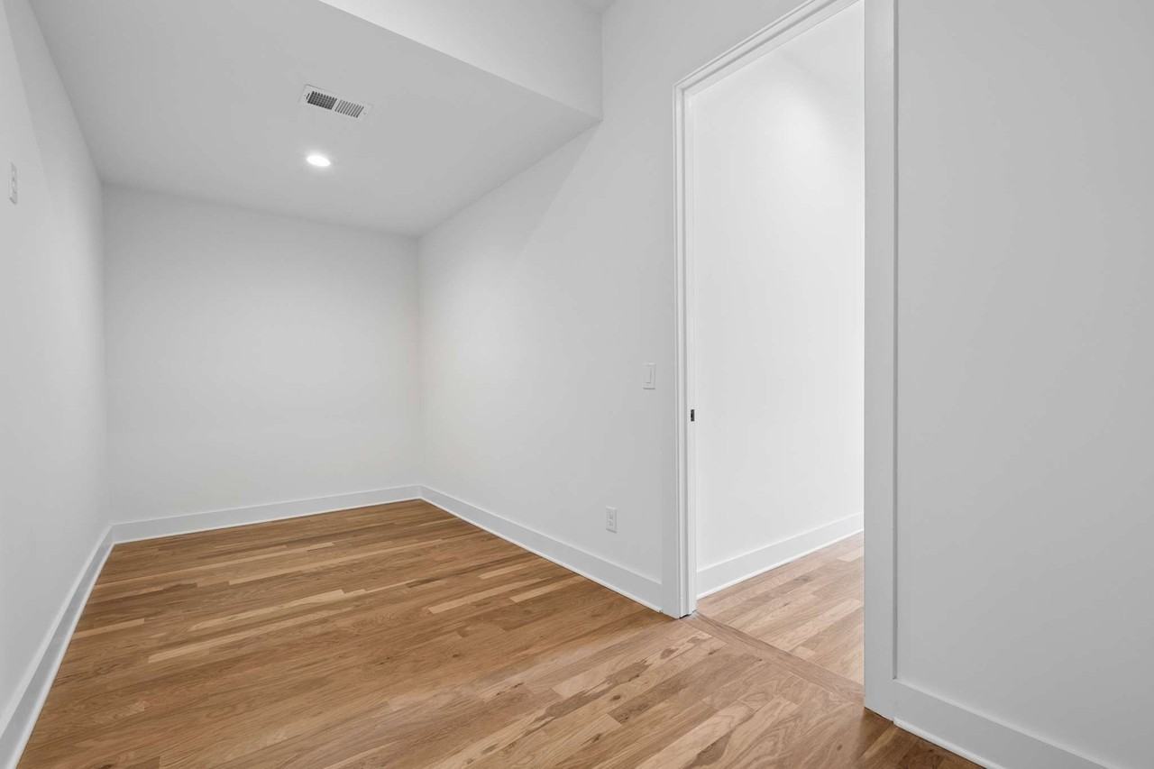2225 Herman St - Photo 7 of 35