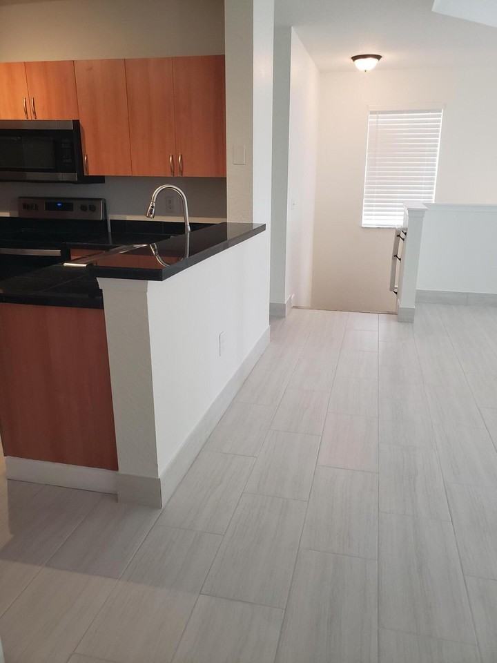 1101 Belmont Pl #1101 - Photo 4 of 24