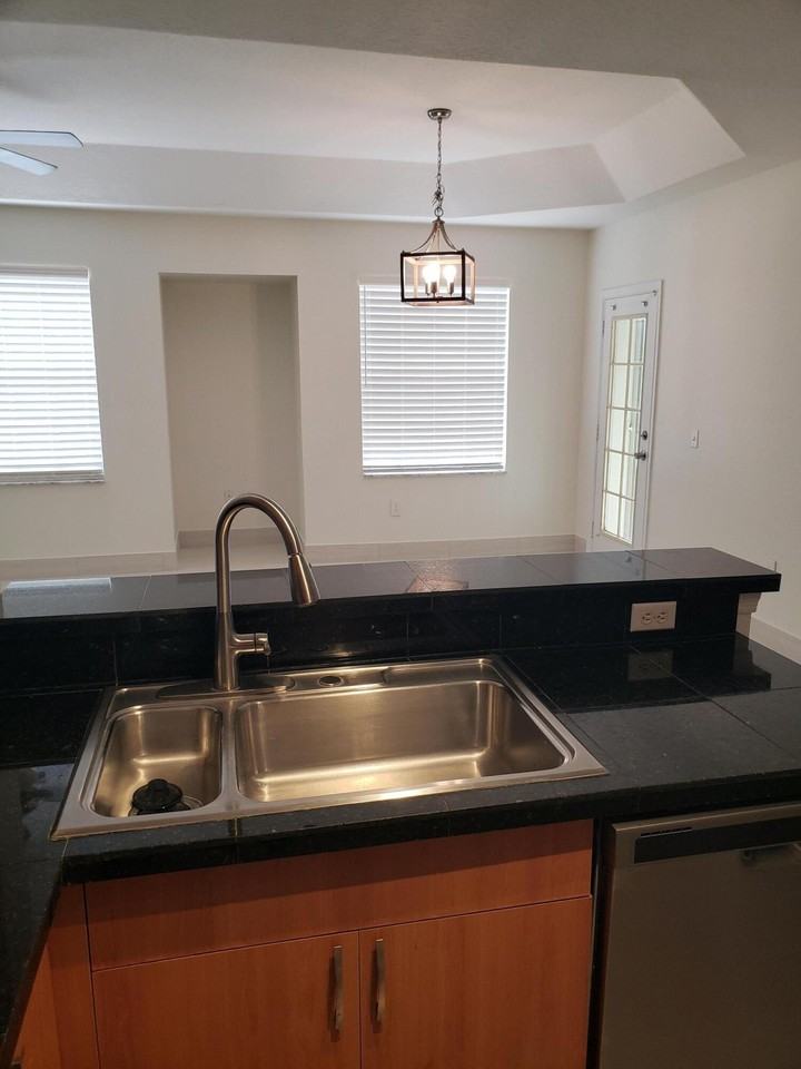 1101 Belmont Pl #1101 - Photo 6 of 24