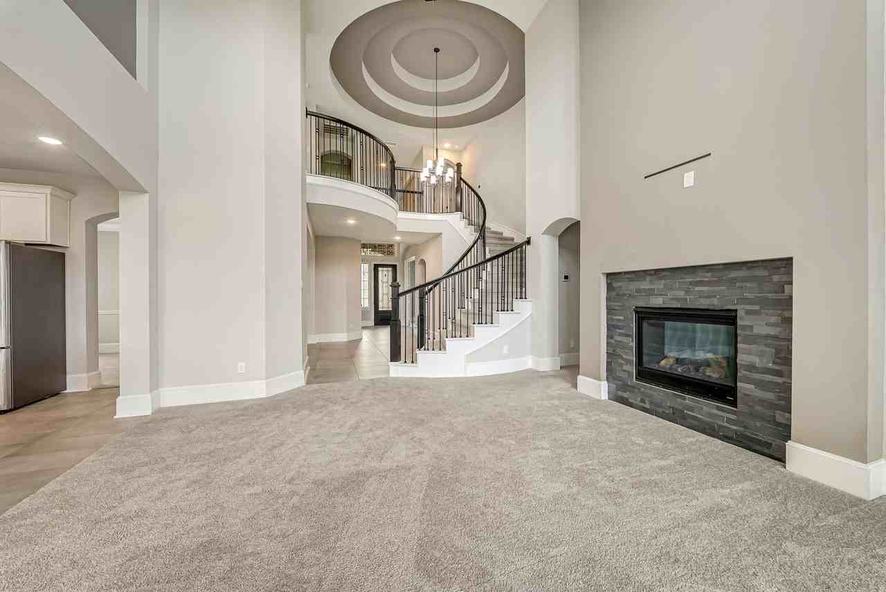 23703 Crossworth Dr - Photo 3 of 24