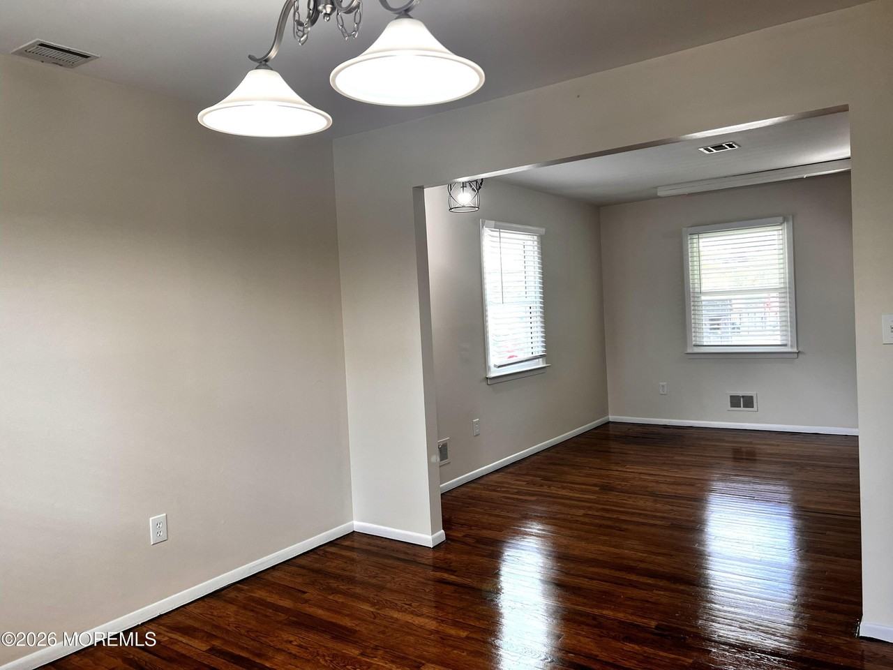 551 Lakehurst Rd - Photo 3 of 12