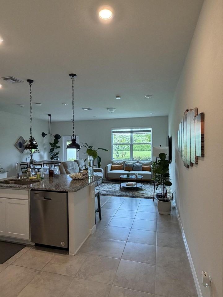 2933 Olivia Ave - Photo 7 of 27