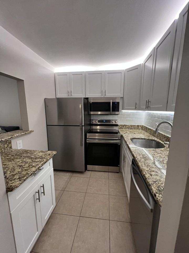 31 Westbury B #31 - Photo 2 of 13