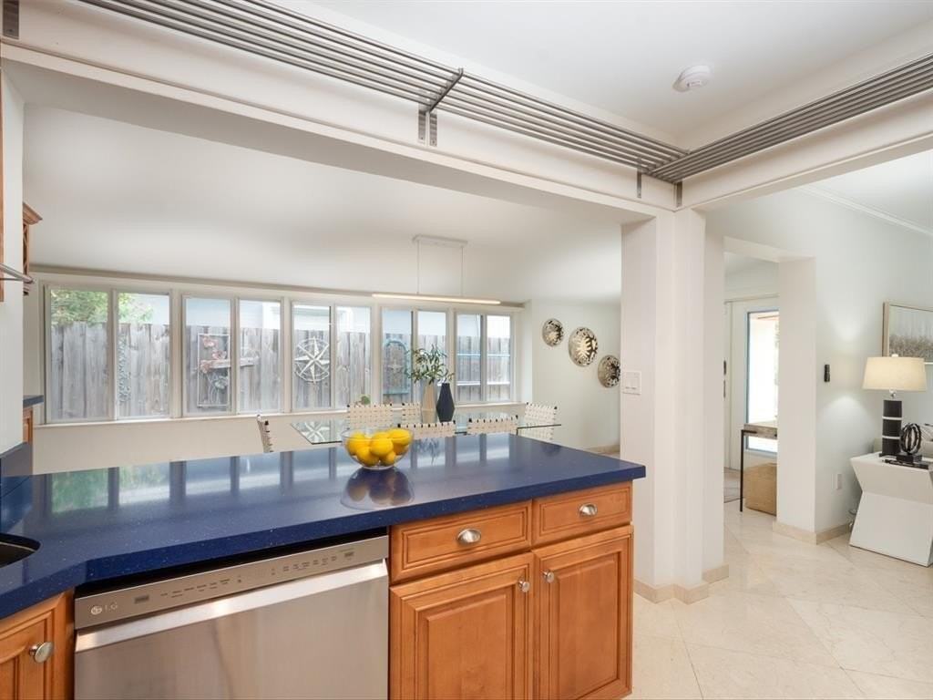 1225 Ne 16th Ter - Photo 4 of 15