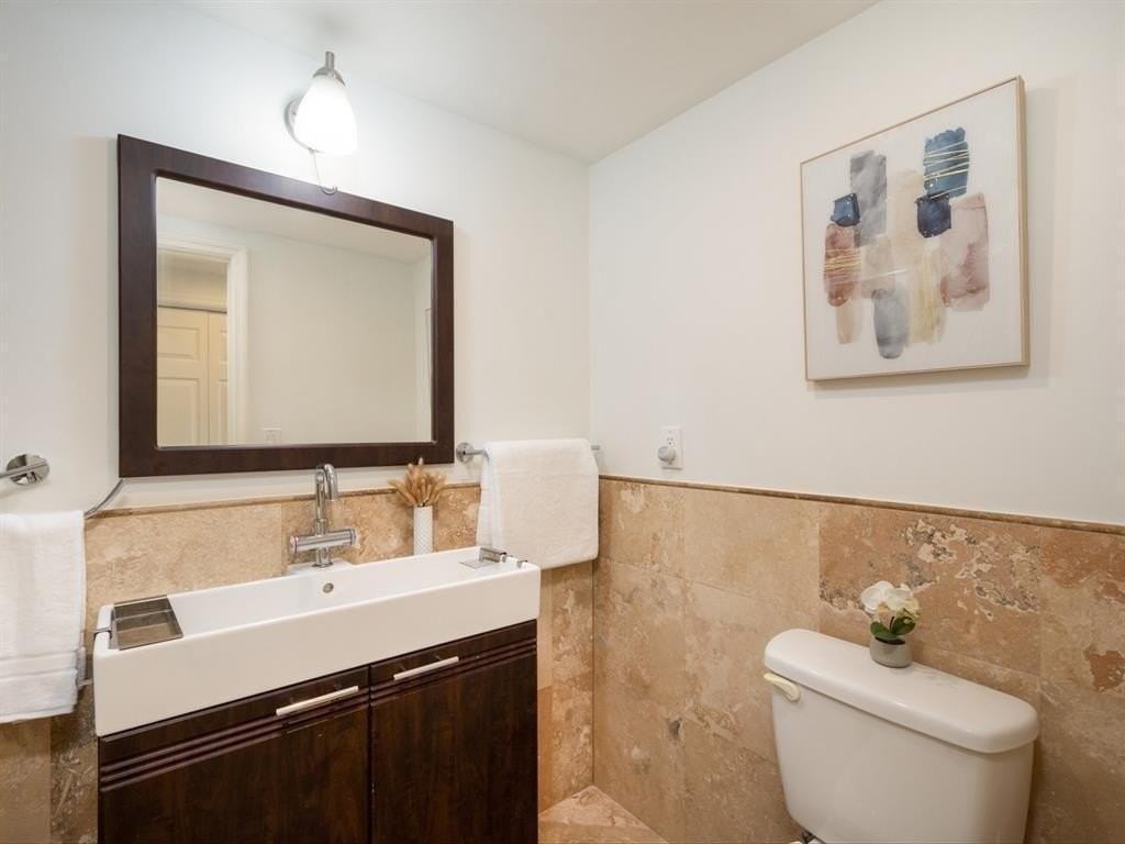 1225 Ne 16th Ter - Photo 5 of 15