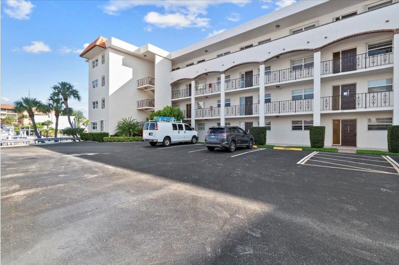 20 Yacht Club Dr #104 - Photo 2 of 18