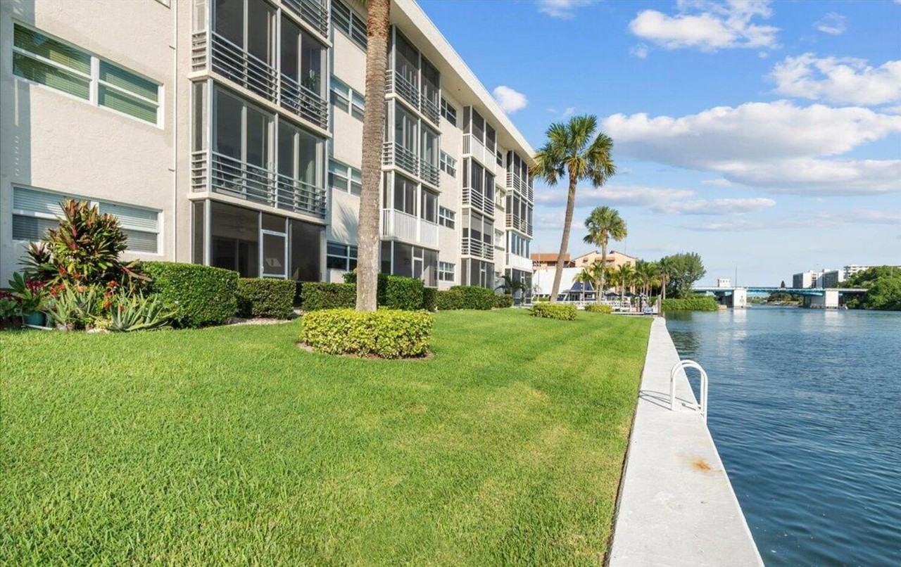 20 Yacht Club Dr #104 - Photo 6 of 18
