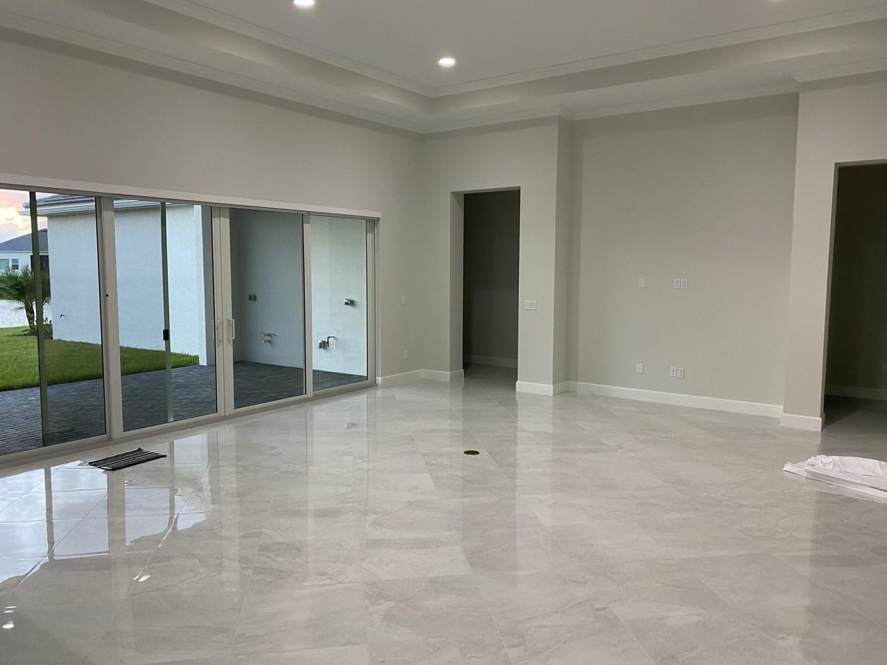 4685 Estates Cir - Photo 4 of 40