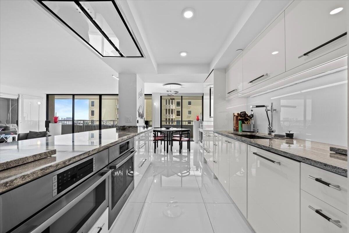 5280 N Ocean Dr #10C - Photo 7 of 50