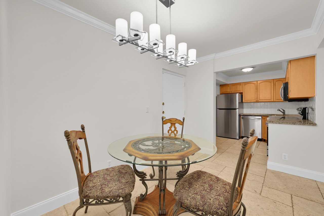490 Nw 20th St #1140 - Photo 7 of 28