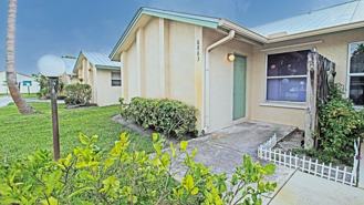 8883 Se Hobe Ridge Ave - Photo 1 of 1