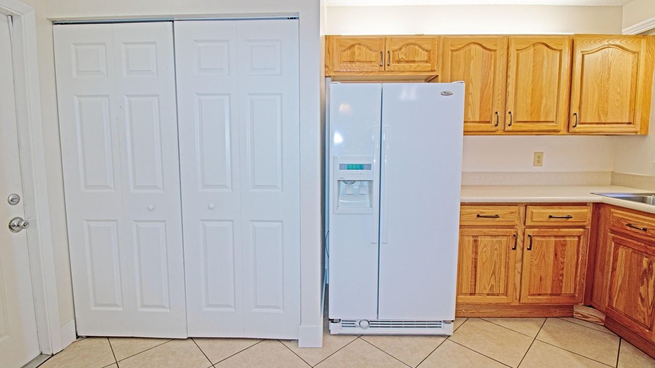 8883 Se Hobe Ridge Ave - Photo 5 of 50