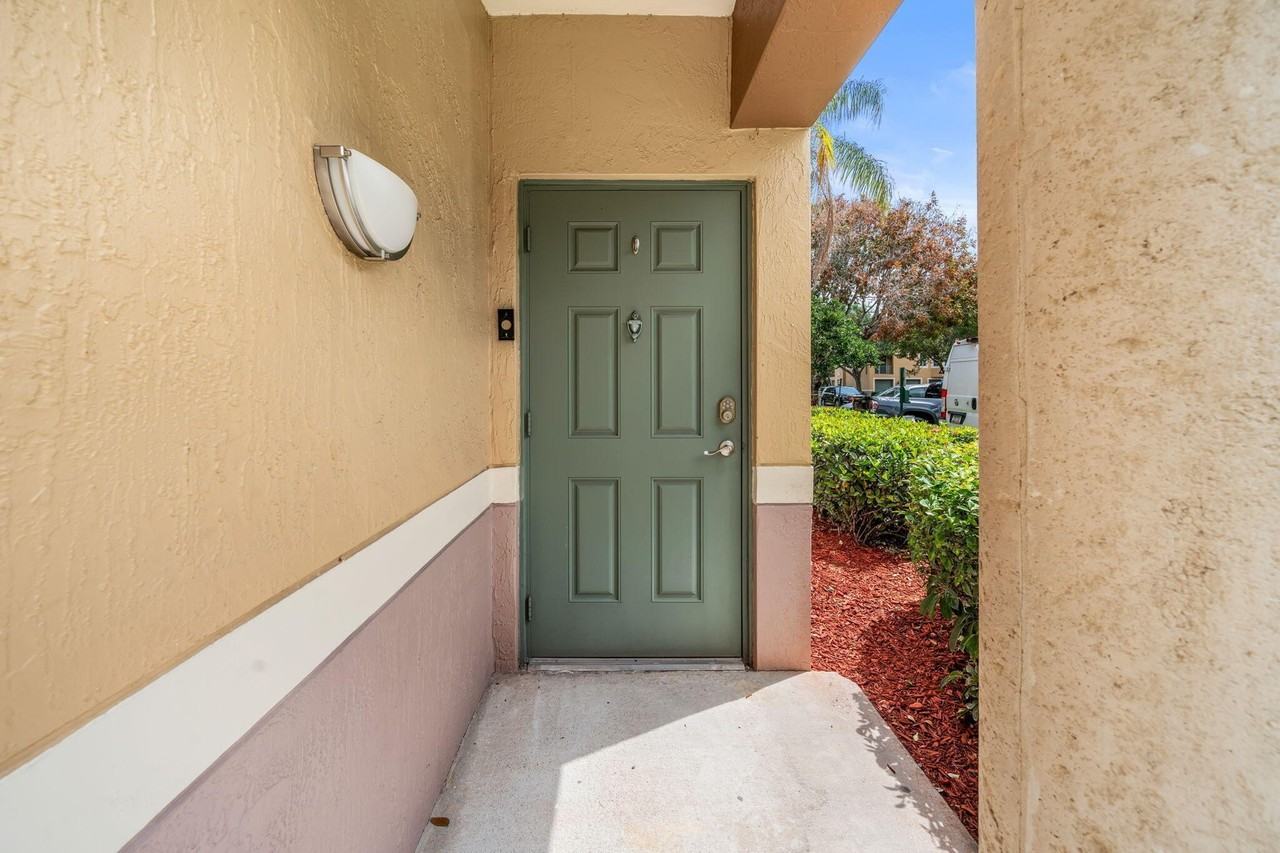 11789 Saint Andrews Pl #106 - Photo 4 of 32