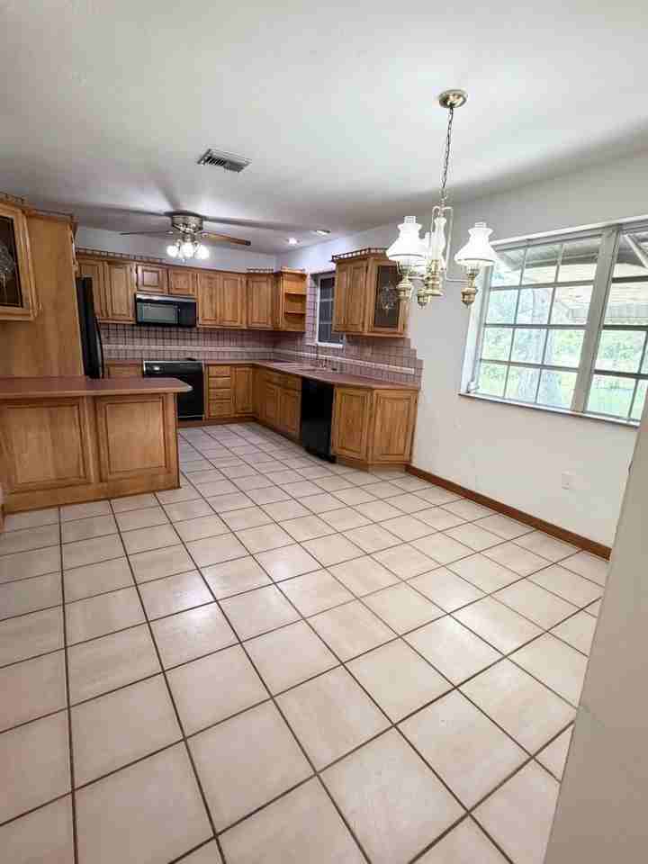 24700 Sw 129th Ave - Photo 3 of 13