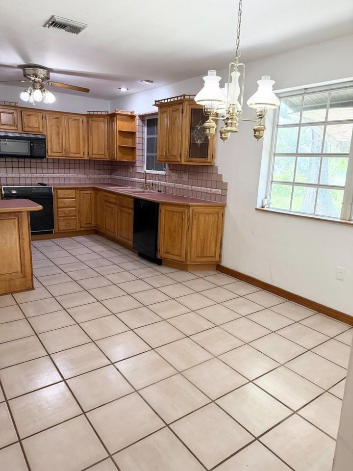 24700 Sw 129th Ave - Photo 4 of 13