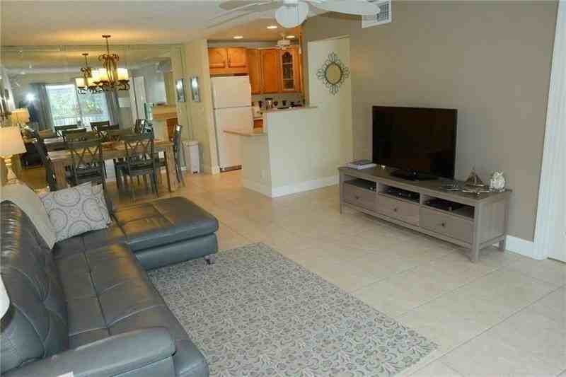6499 Bay Club Dr #2 - Photo 6 of 34