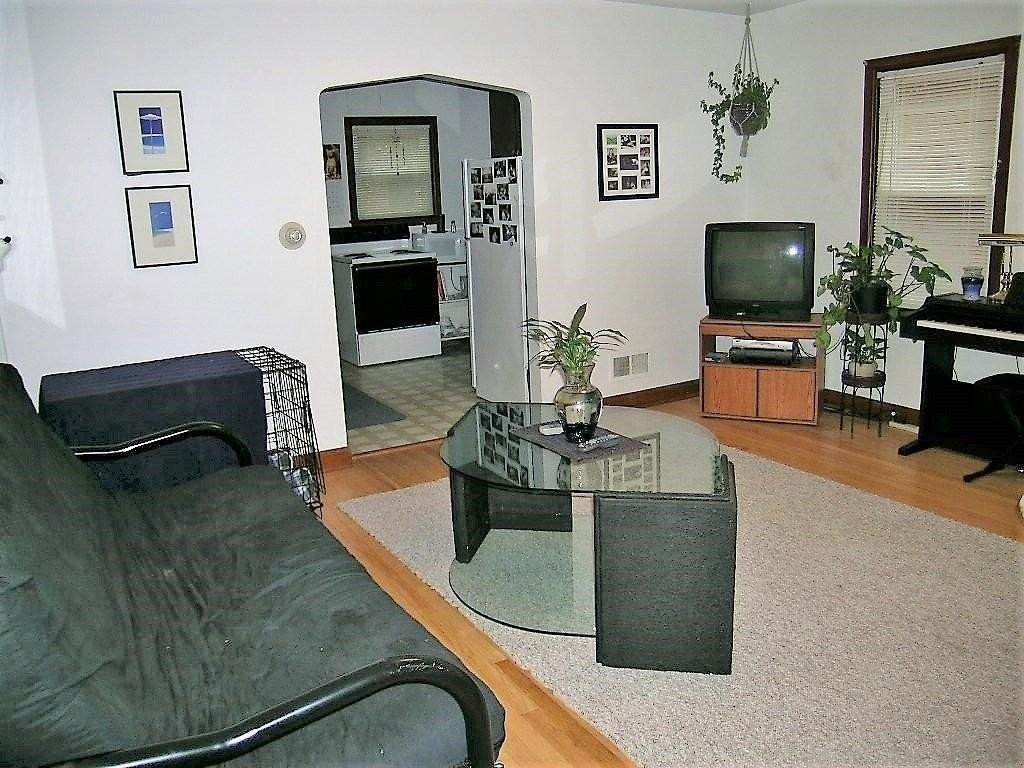 2737 Commercial Ave #1 - Photo 3 of 17