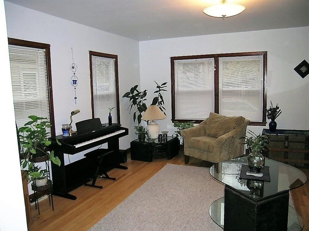 2737 Commercial Ave #1 - Photo 5 of 17