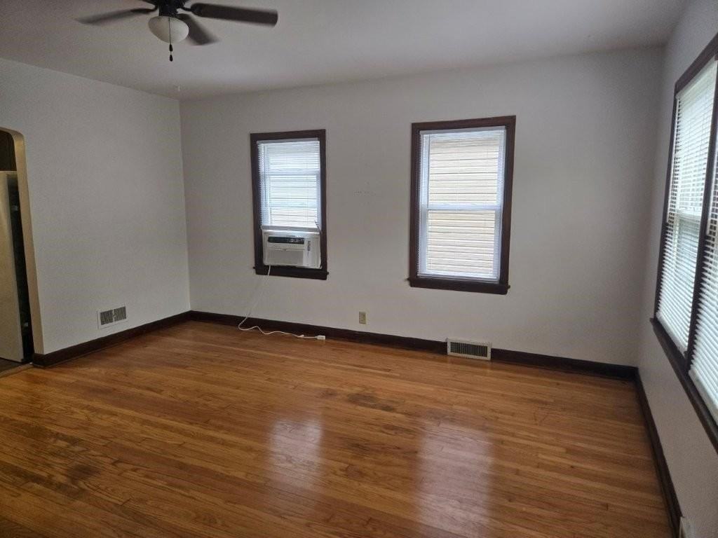 2737 Commercial Ave #1 - Photo 7 of 17