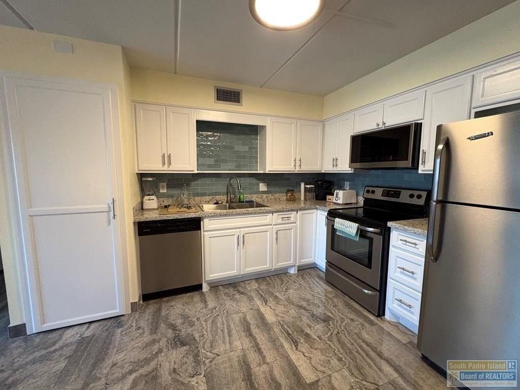3113 Laguna Blvd #224 - Photo 4 of 16