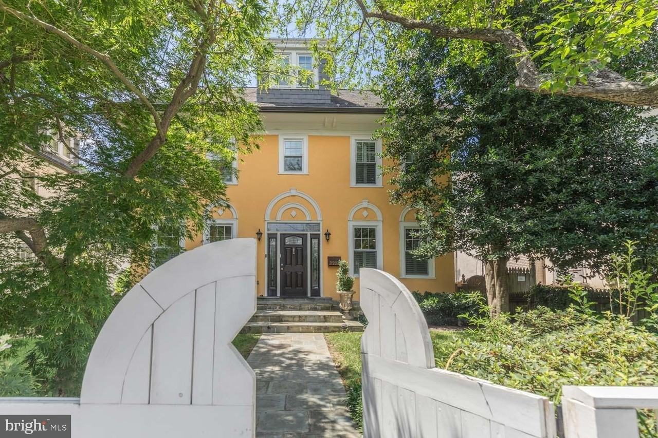 3224 Cleveland Ave Nw - Photo 2 of 24