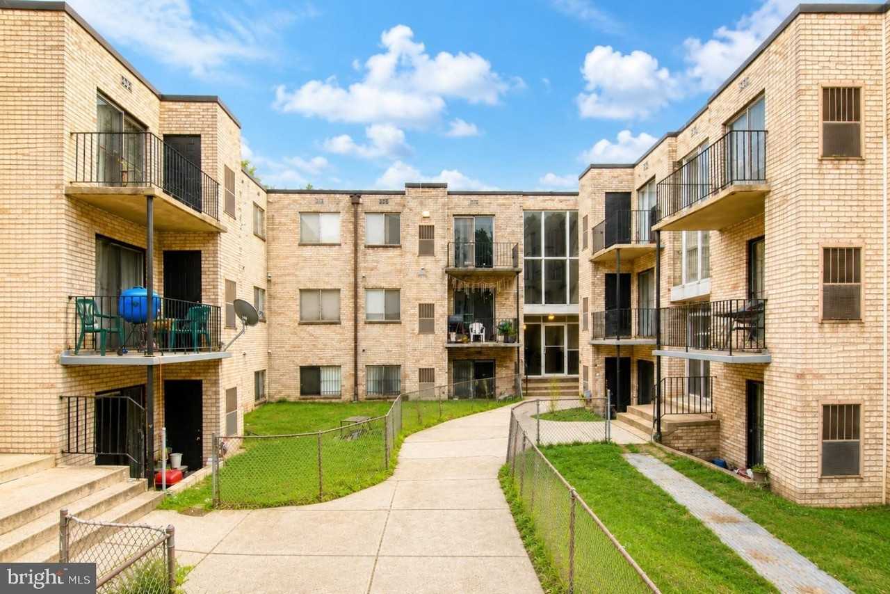 4921 Quarles St Ne #103