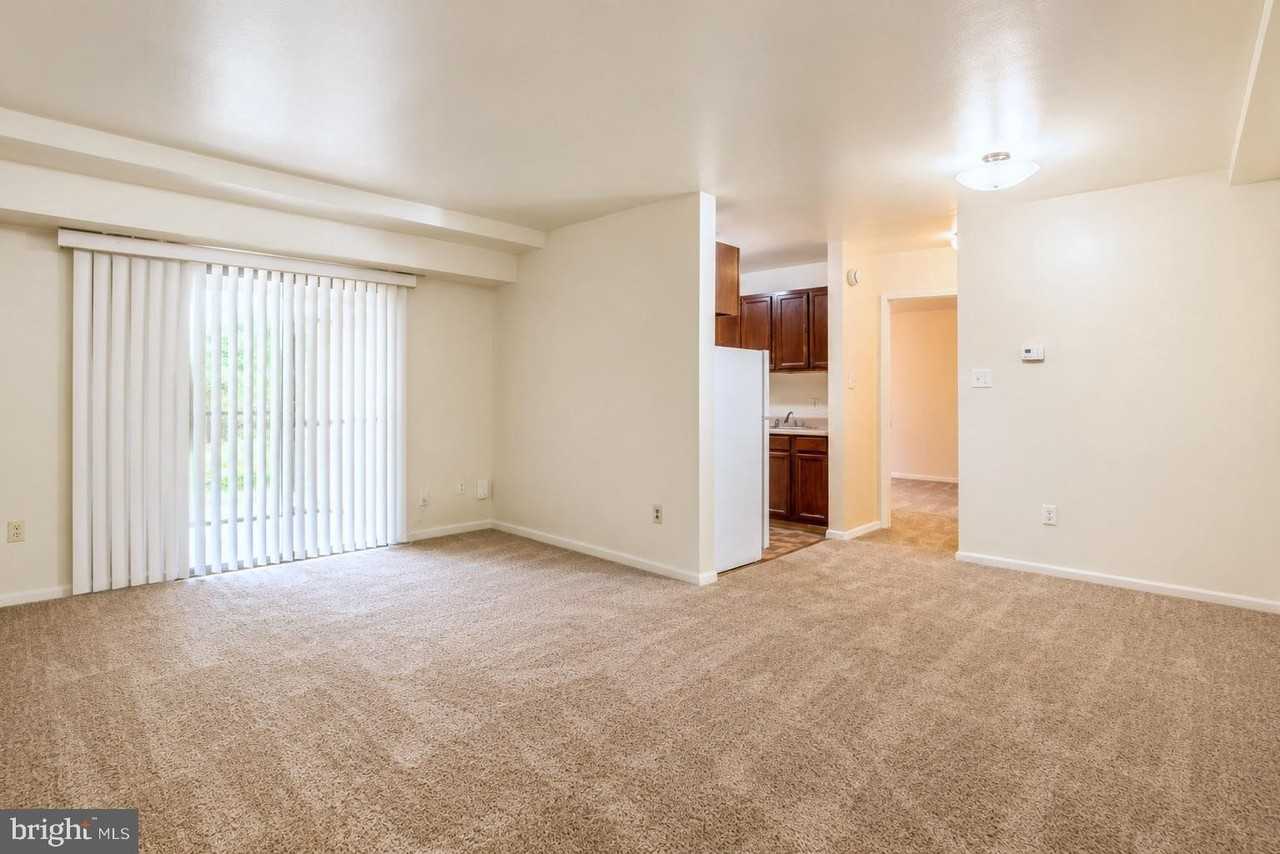 4921 Quarles St Ne #103 - Photo 3 of 14