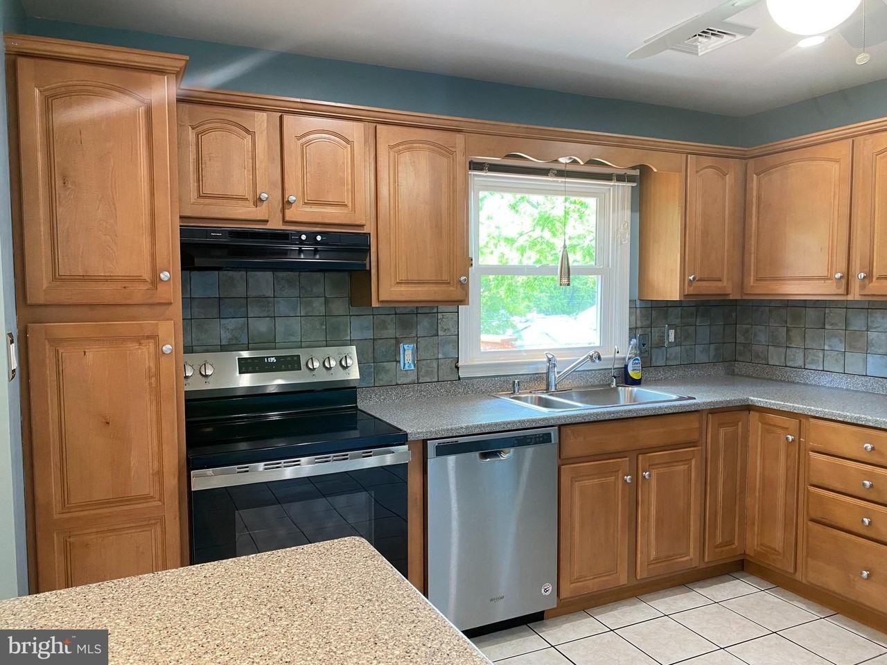 2721 Burnley Rd - Photo 5 of 26
