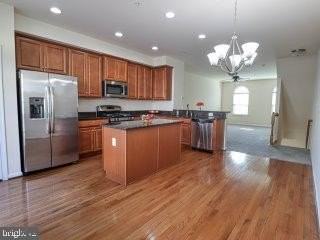 7721 Duncannon Ln - Photo 7 of 27