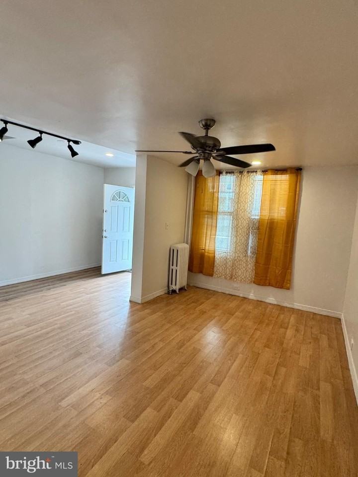 2213 Bryant Ave - Photo 2 of 3