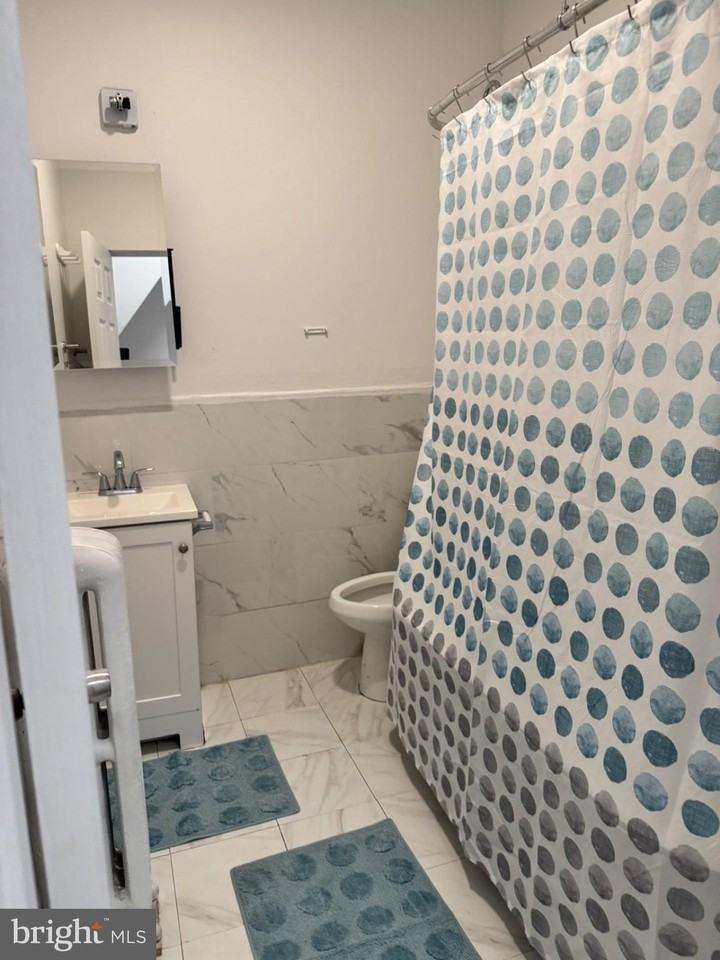 2213 Bryant Ave - Photo 3 of 3