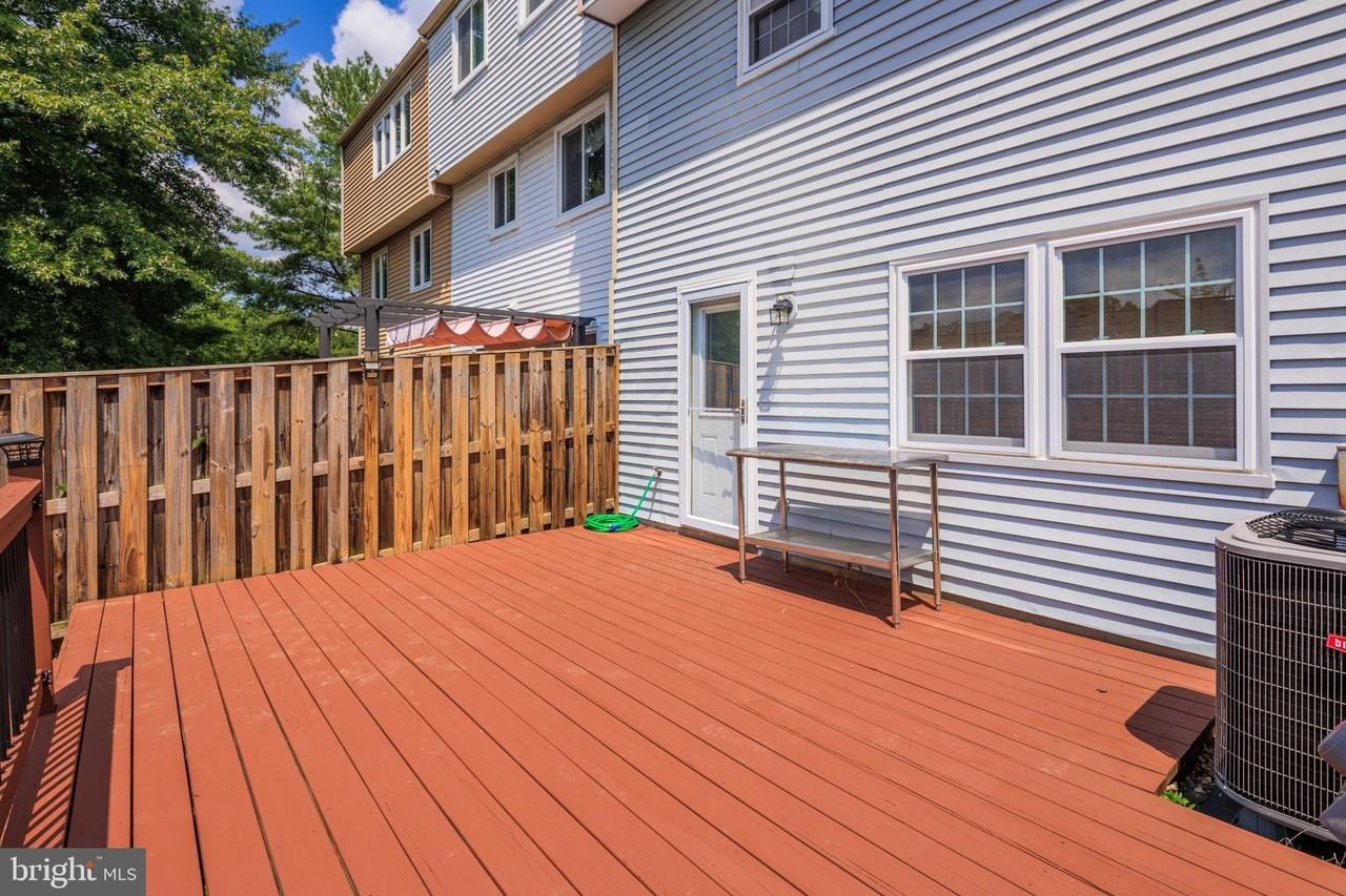 21 Valley Park Ct - Photo 2 of 30