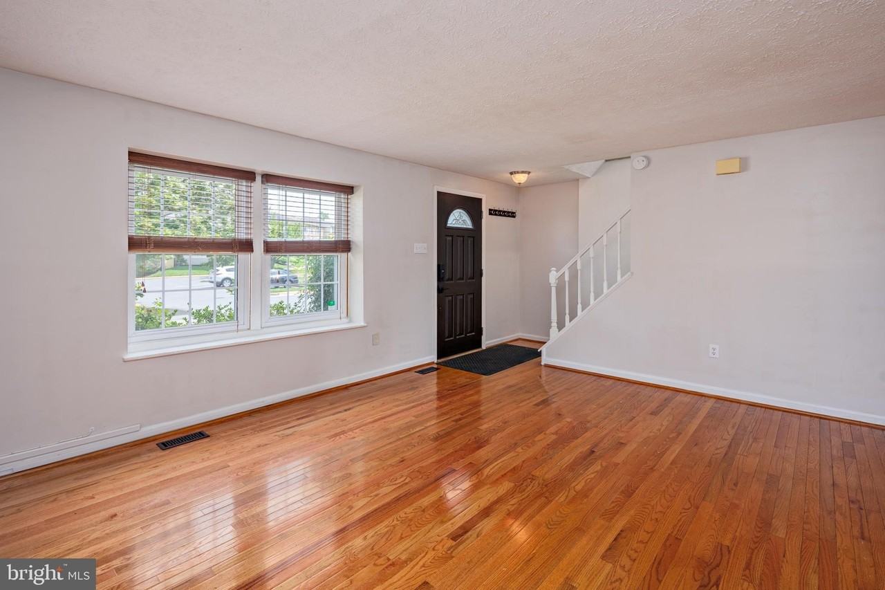 21 Valley Park Ct - Photo 5 of 30