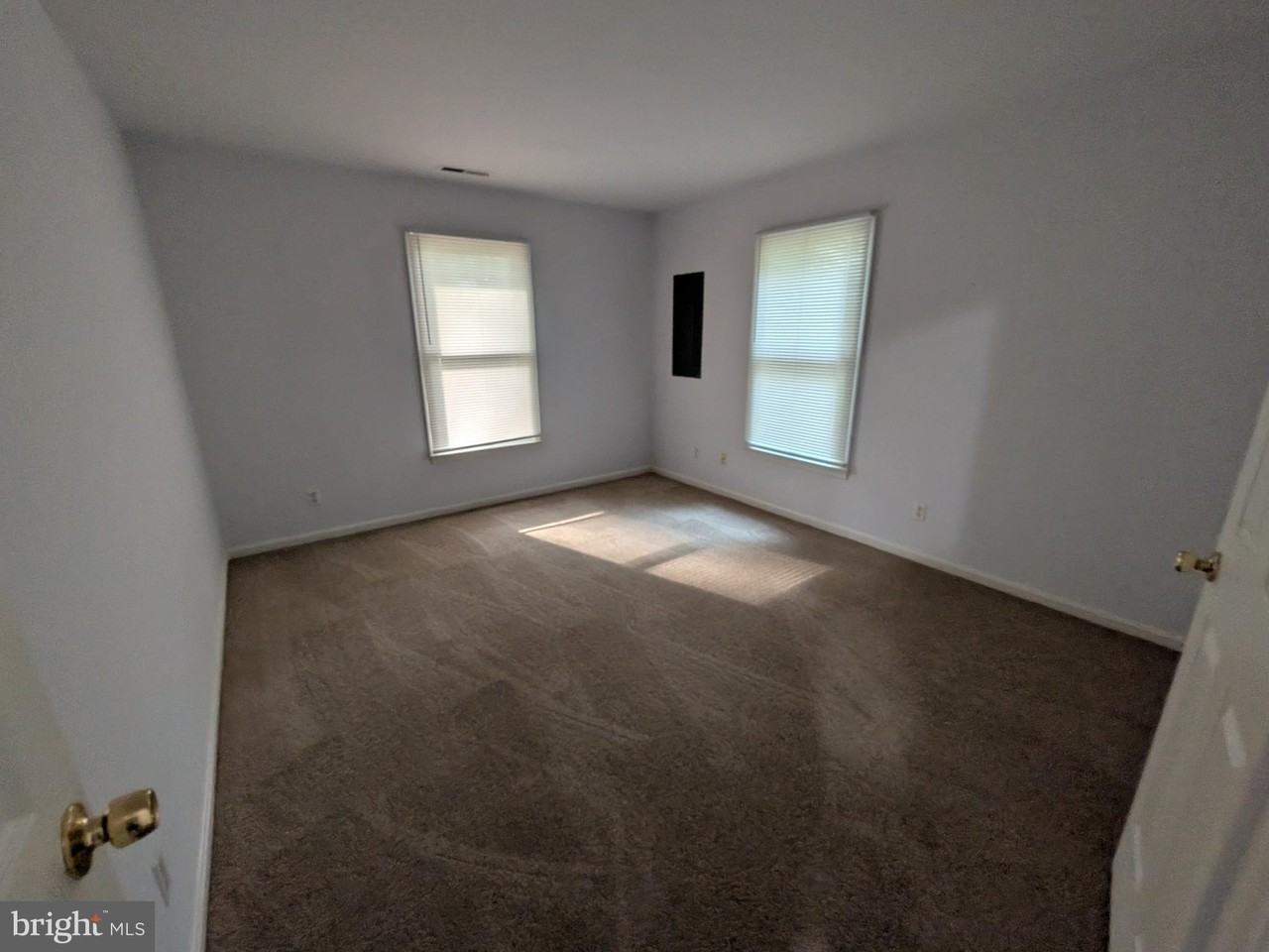 627 Davol Rd - Photo 6 of 10