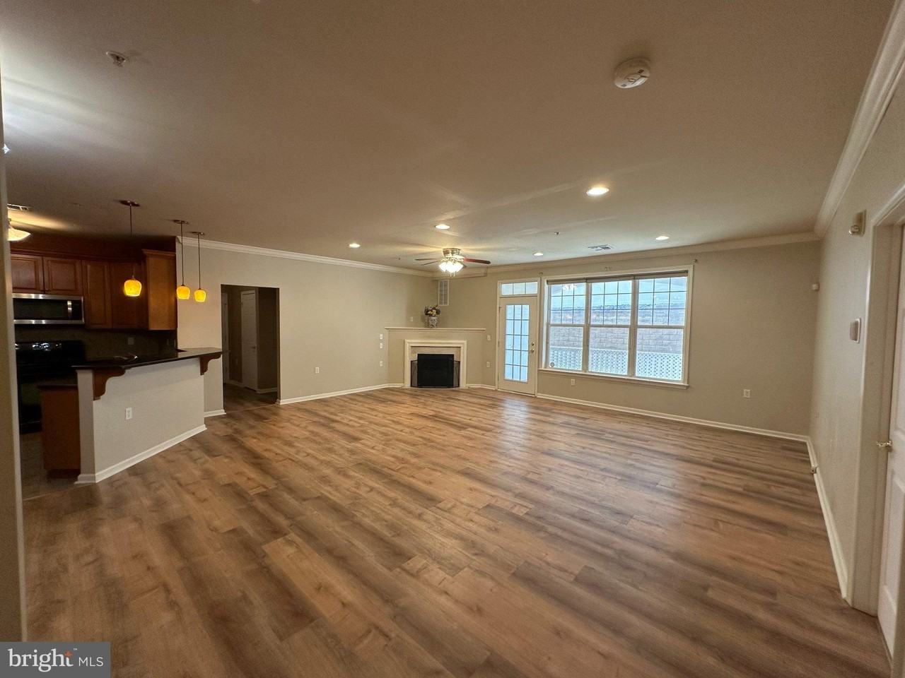 416 Masterson Ct - Photo 7 of 34