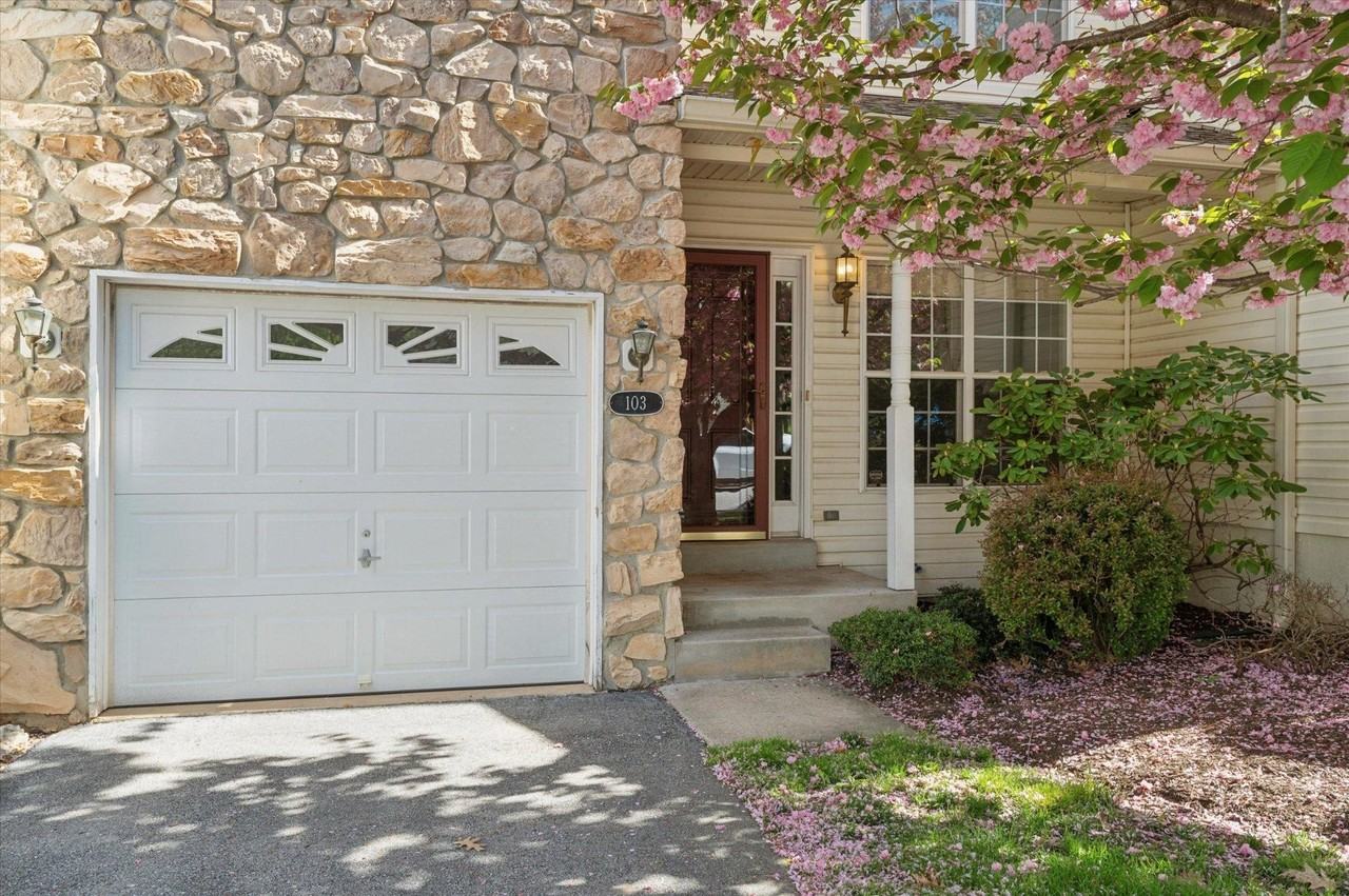 103 Birchwood Dr - Photo 2 of 33