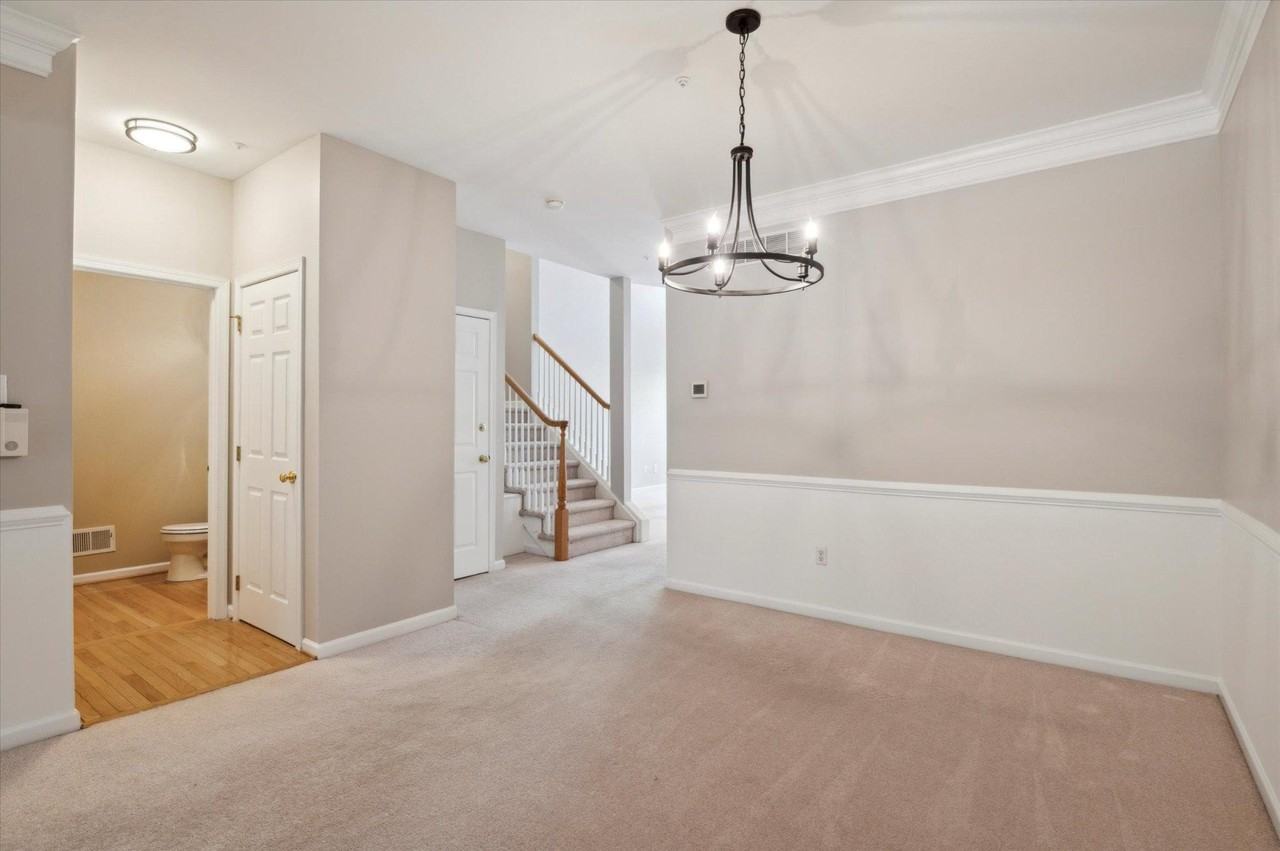 103 Birchwood Dr - Photo 4 of 33