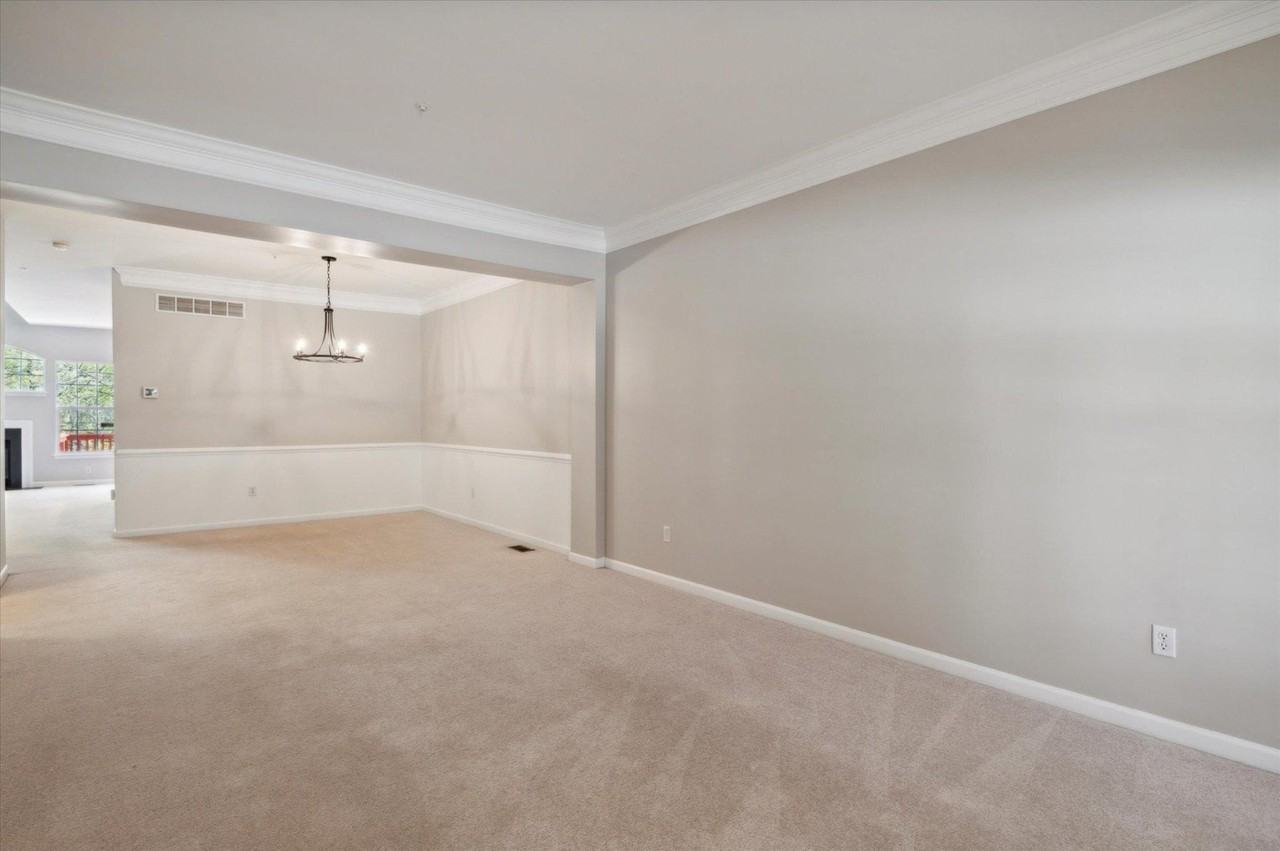 103 Birchwood Dr - Photo 5 of 33