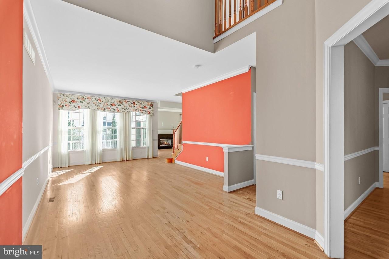 63 Old Barn Dr - Photo 4 of 39