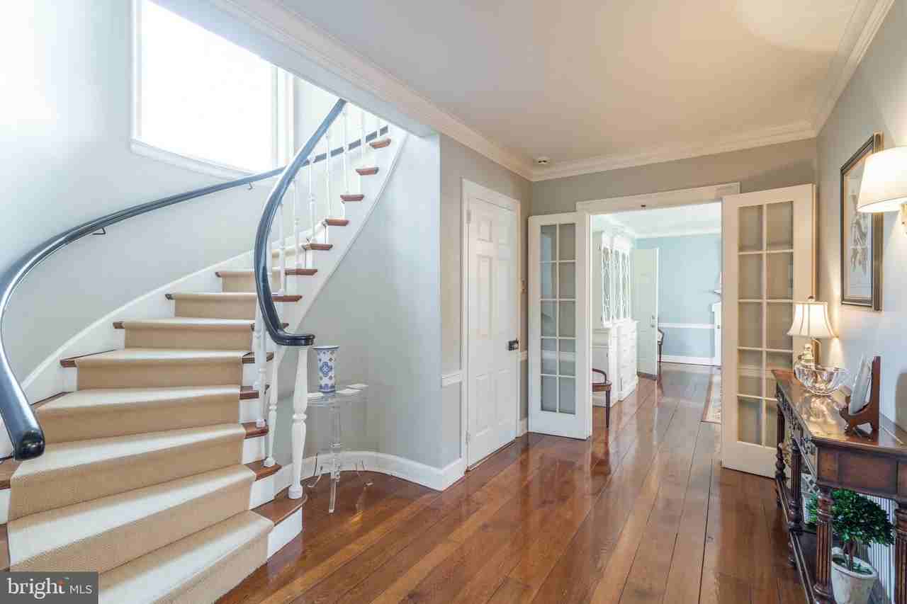 601 Harriton Rd - Photo 6 of 50