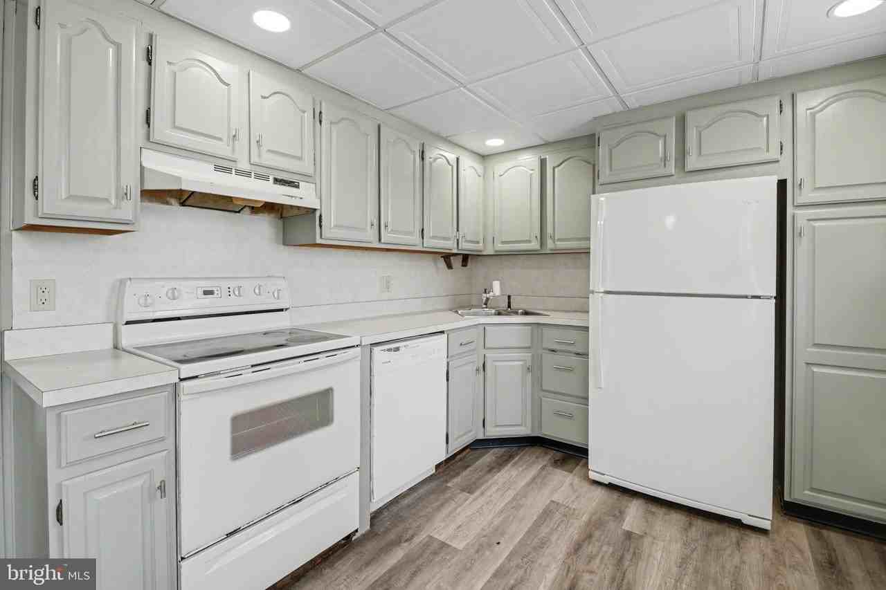 59 N Schuylkill Ave - Photo 3 of 34