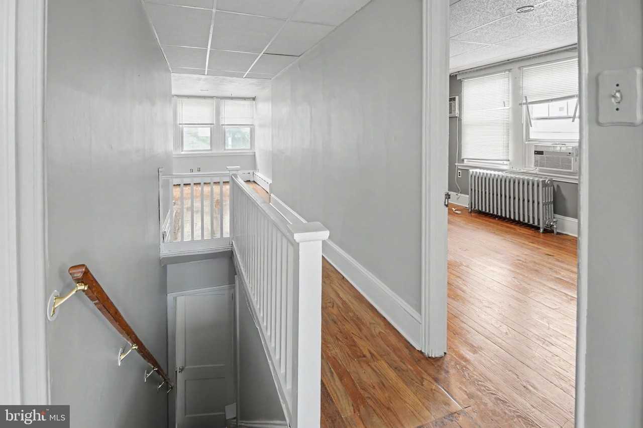 59 N Schuylkill Ave - Photo 5 of 34