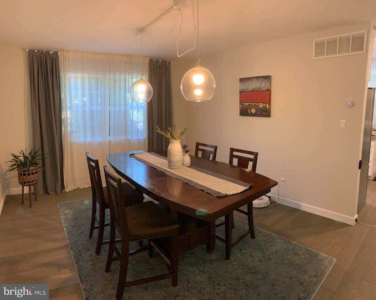 329 Clemens Rd - Photo 4 of 19