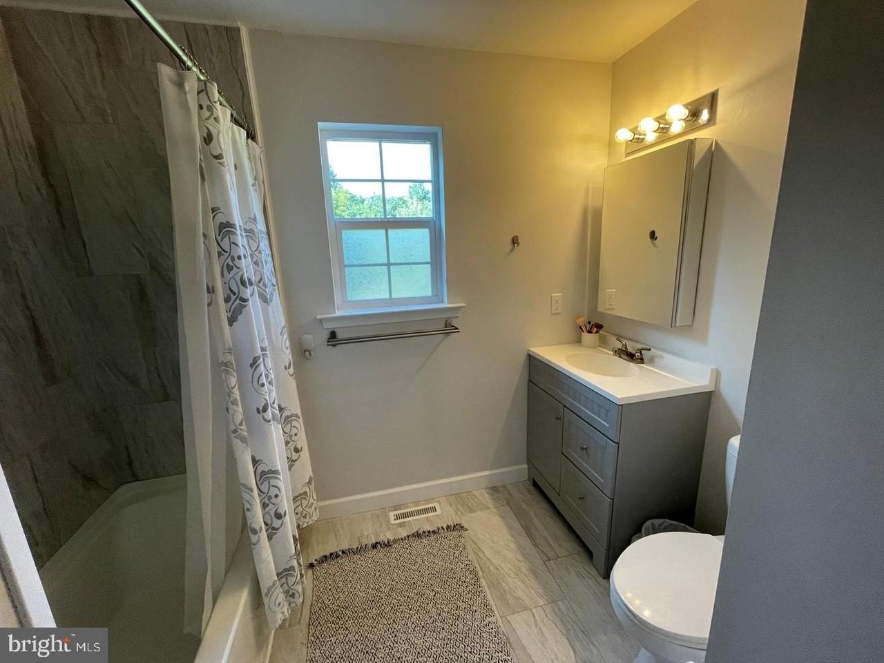 329 Clemens Rd - Photo 7 of 19