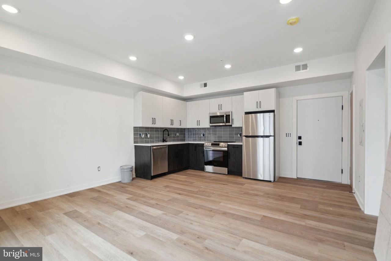 1828 Frankford Ave #302 - Photo 2 of 14