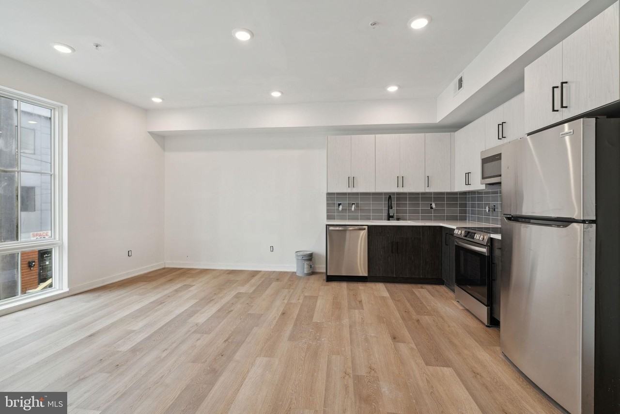 1828 Frankford Ave #302 - Photo 4 of 14
