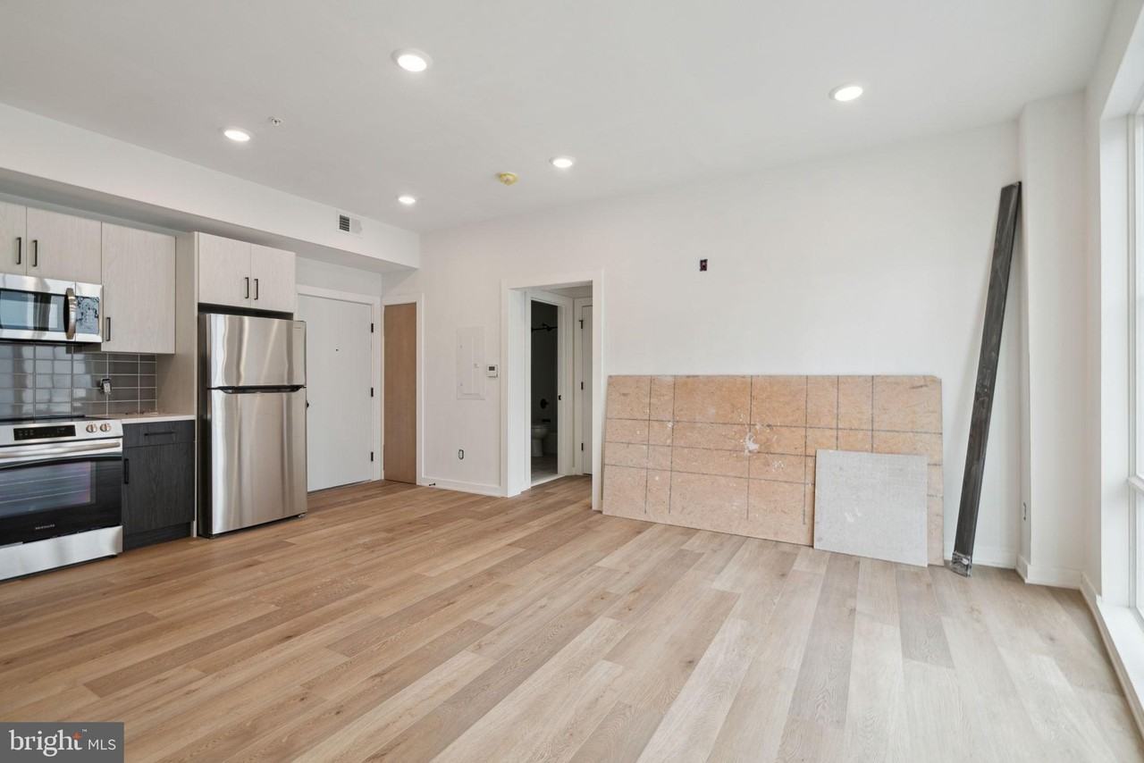 1828 Frankford Ave #302 - Photo 5 of 14