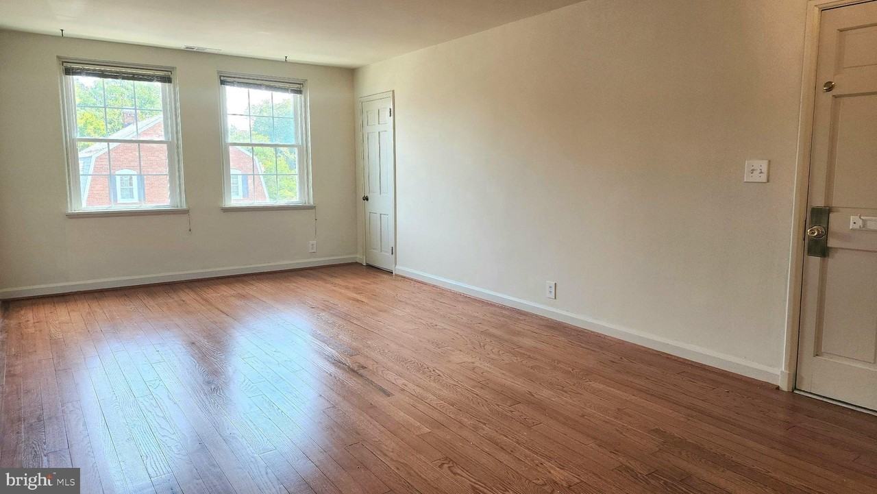 3347 S Wakefield St #B2 - Photo 4 of 27